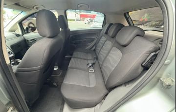 Fiat Punto 1.4 Attractive 8v - Foto #6