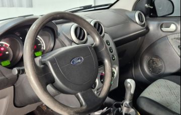Ford Fiesta Hatch 1.6 (Flex) - Foto #5