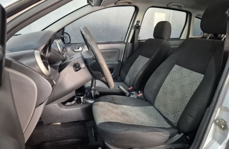 Ford Fiesta Hatch 1.6 (Flex) - Foto #6