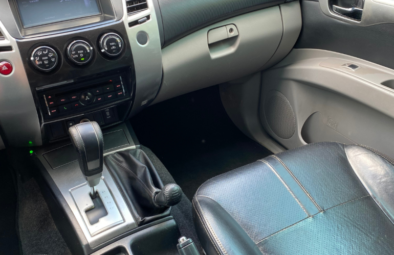 Mitsubishi Pajero 3.2 DI-D HPE 4WD (Aut) - Foto #10