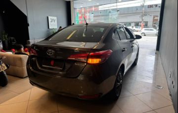 Toyota Yaris 1.5 16V Flex Sedan Xl Live Multidrive - Foto #4