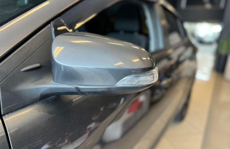 Toyota Yaris 1.5 16V Flex Sedan Xl Live Multidrive - Foto #7