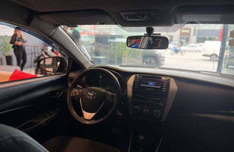 Toyota Yaris 1.5 16V Flex Sedan Xl Live Multidrive - Foto #9