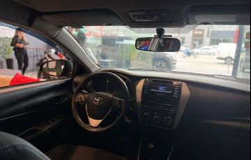 Toyota Yaris 1.5 16V Flex Sedan Xl Live Multidrive - Foto #9