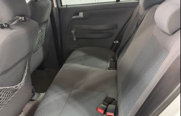 Volkswagen Fox Route 1.0 8V (Flex) 2p - Foto #2