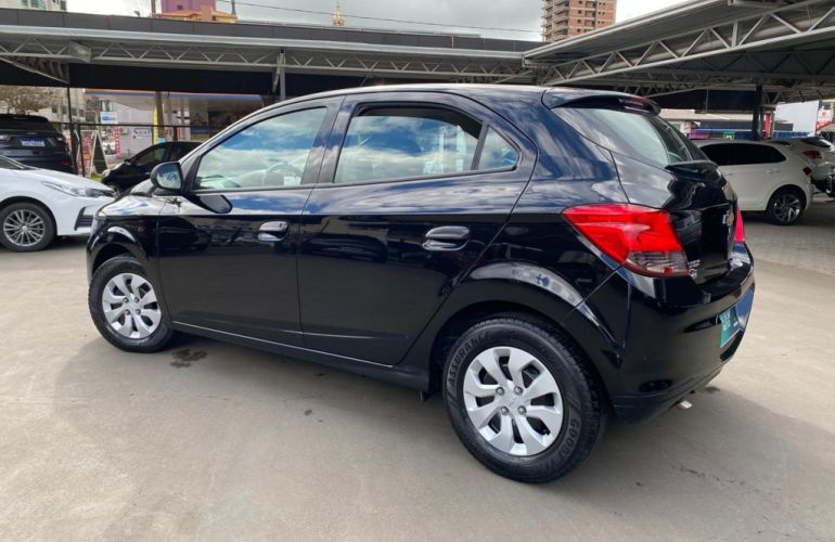 Chevrolet Onix 1.0 Joy SPE/4 - Foto #2