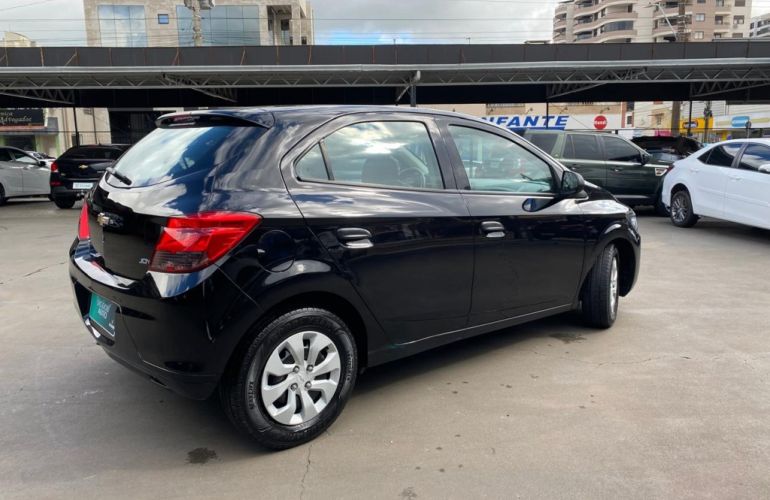 Chevrolet Onix 1.0 Joy SPE/4 - Foto #3
