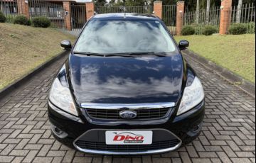 Ford Focus Hatch SE 1.6 16V TiVCT - Foto #2