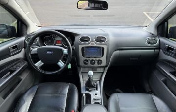 Ford Focus Hatch SE 1.6 16V TiVCT - Foto #7