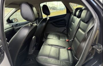 Ford Focus Hatch SE 1.6 16V TiVCT - Foto #8