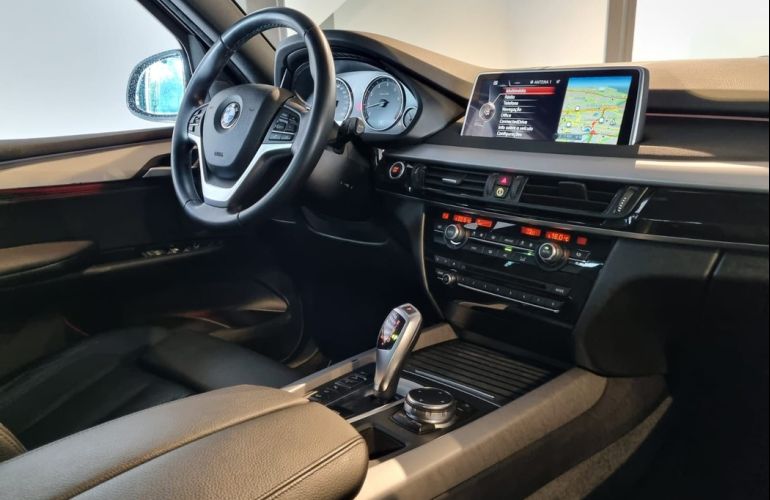 BMW X5 4.4 V8 Turbo Xdrive50i Security - Foto #8