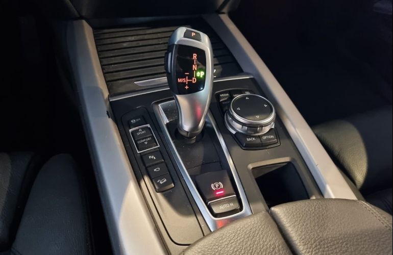 BMW X5 4.4 V8 Turbo Xdrive50i Security - Foto #10