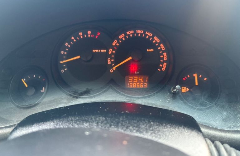 Chevrolet Classic 1.0 MPFi LS 8v - Foto #9