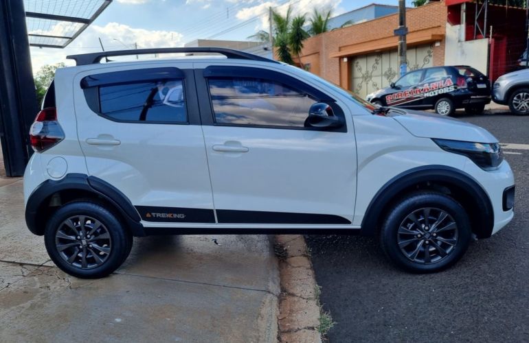 Fiat Mobi 1.0 Evo Trekking - Foto #4