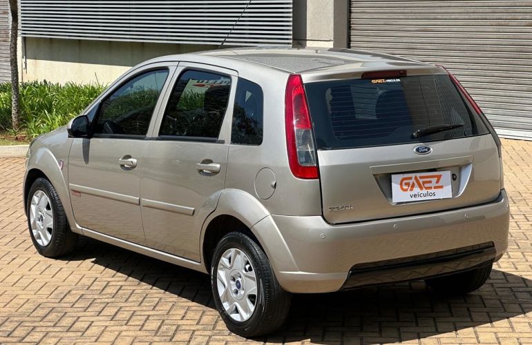 Ford Fiesta 1.6 Rocam 8v - Foto #2