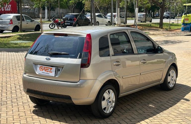 Ford Fiesta 1.6 Rocam 8v - Foto #3