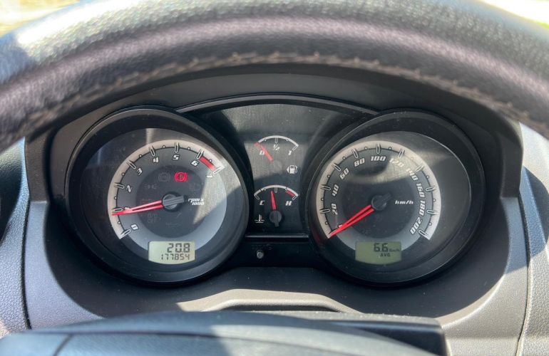 Ford Fiesta 1.6 Rocam 8v - Foto #6