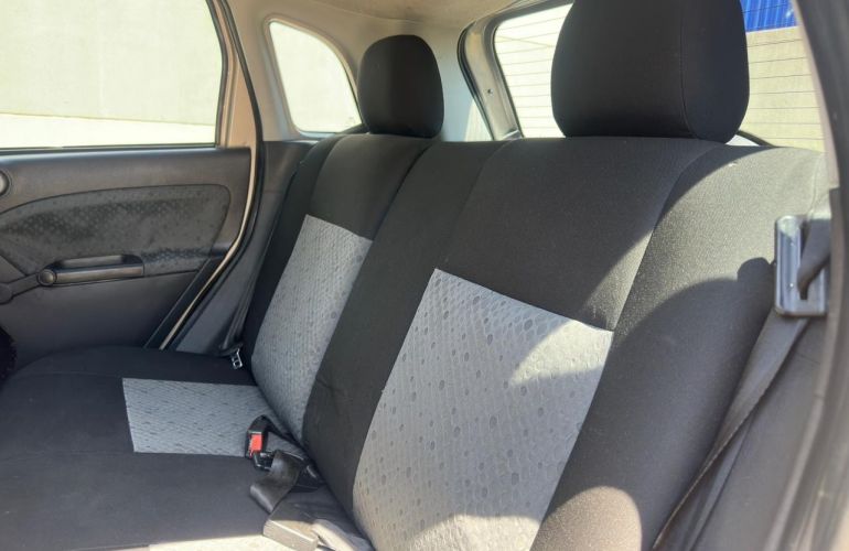 Ford Fiesta 1.6 Rocam 8v - Foto #9