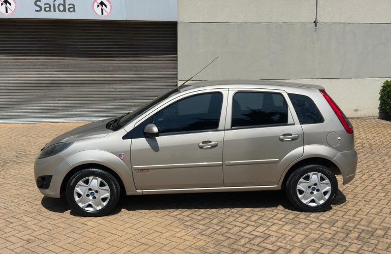 Ford Fiesta 1.6 Rocam 8v - Foto #10