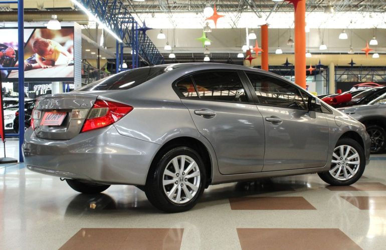 Honda Civic 1.8 LXS 16v - Foto #2