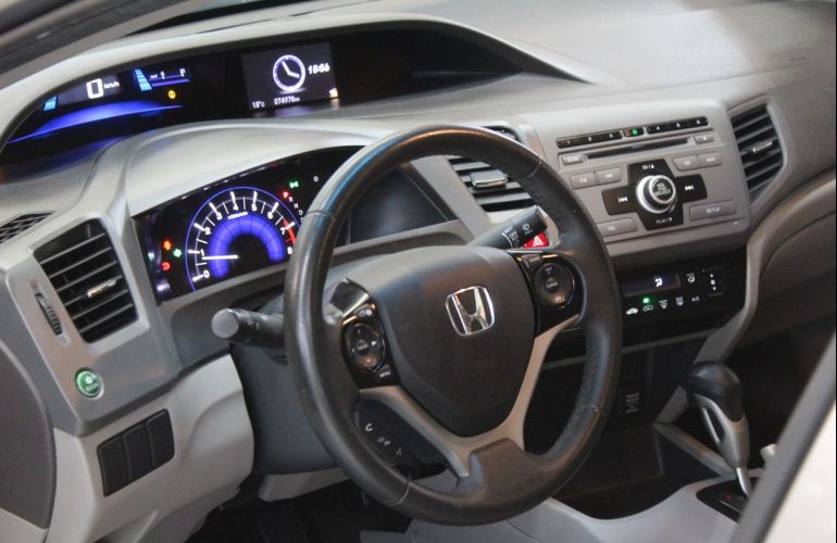 Honda Civic 1.8 LXS 16v - Foto #4