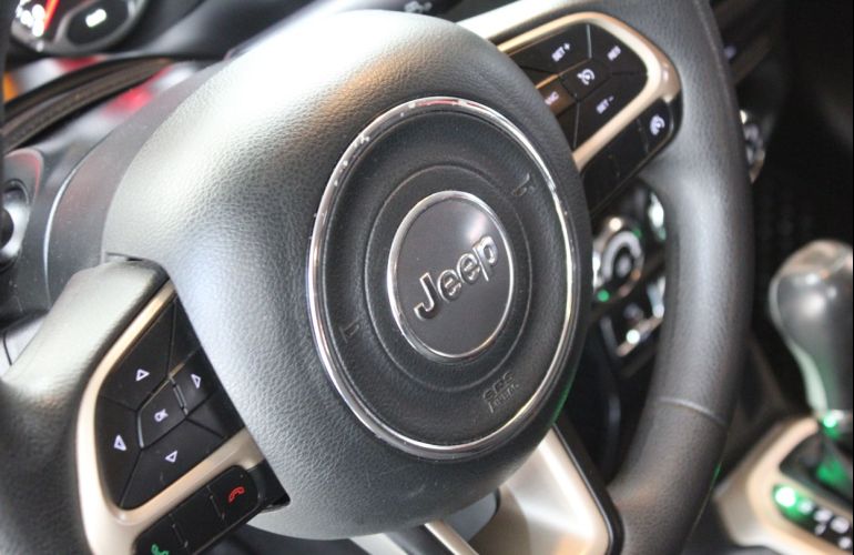 Jeep Renegade 1.8 16V Sport - Foto #8