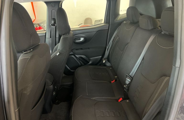 Jeep Renegade 1.3 T270 Turbo Sport - Foto #8