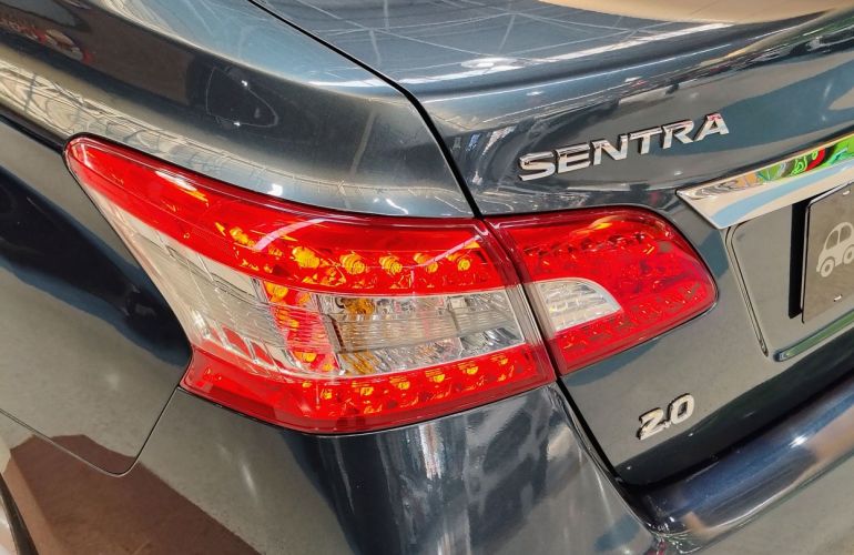 Nissan Sentra 2.0 SL 16v - Foto #8