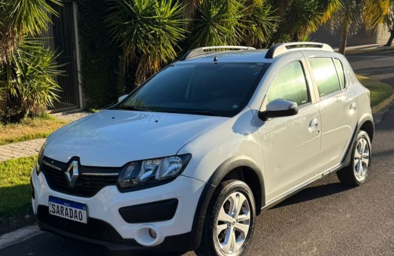 Renault Sandero 1.6 Stepway 8v - Foto #2