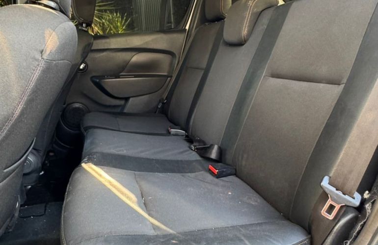 Renault Sandero 1.6 Stepway 8v - Foto #5