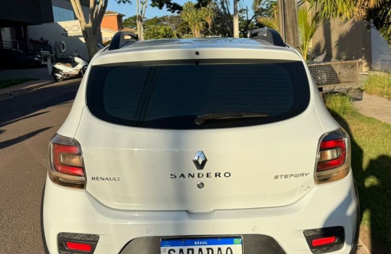 Renault Sandero 1.6 Stepway 8v - Foto #8