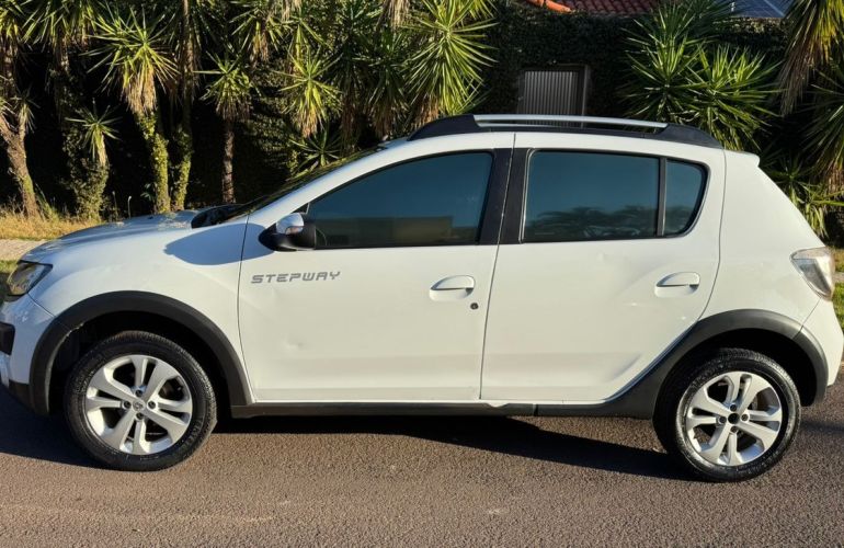 Renault Sandero 1.6 Stepway 8v - Foto #9