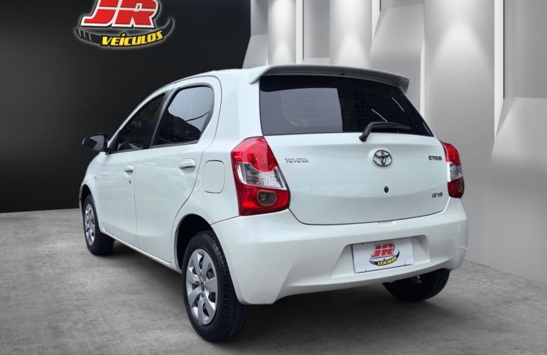 Toyota Etios 1.5 Xs 16v - Foto #5