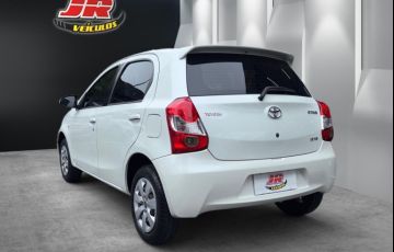 Toyota Etios 1.5 Xs 16v - Foto #5