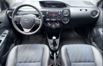 Toyota Etios 1.5 Xs 16v - Foto #8