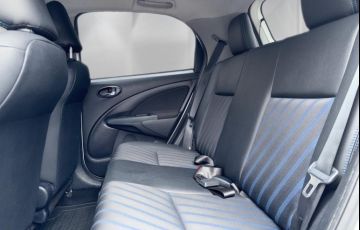 Toyota Etios 1.5 Xs 16v - Foto #9