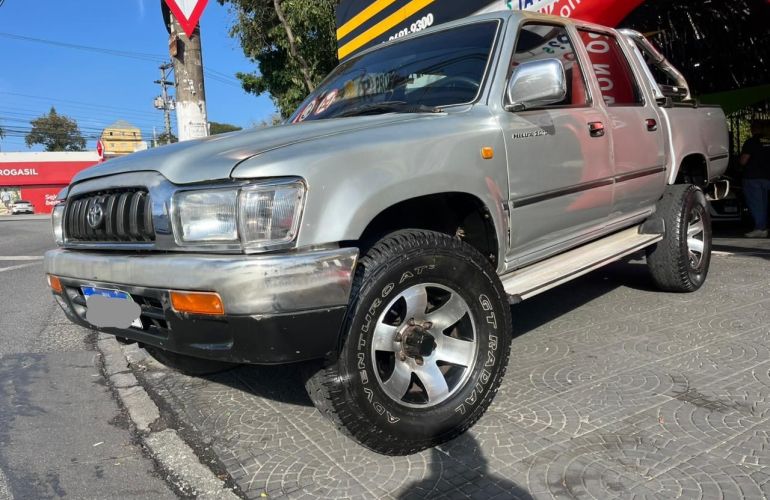 Toyota Hilux 3.0 Sr 4x4 CD 8V Turbo - Foto #2