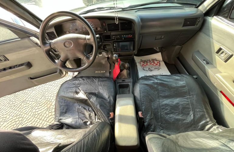 Toyota Hilux 3.0 Sr 4x4 CD 8V Turbo - Foto #7