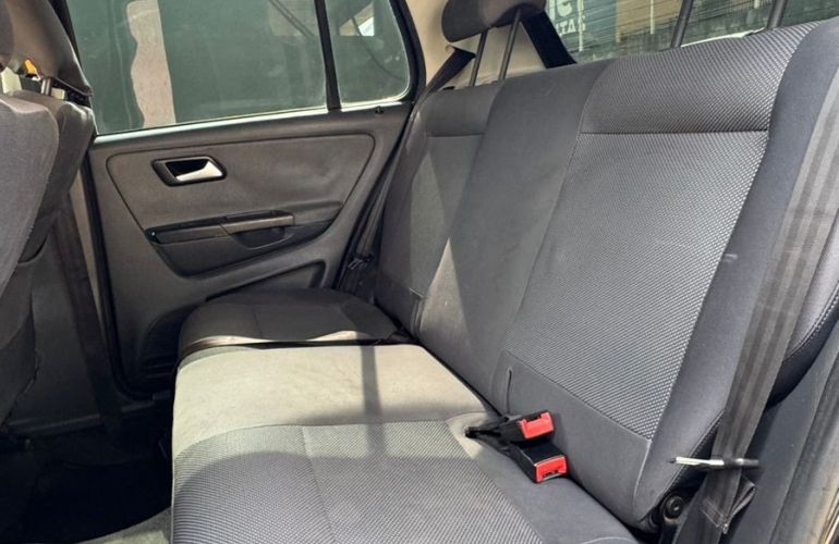 Volkswagen Fox 1.0 Mi 8v - Foto #9