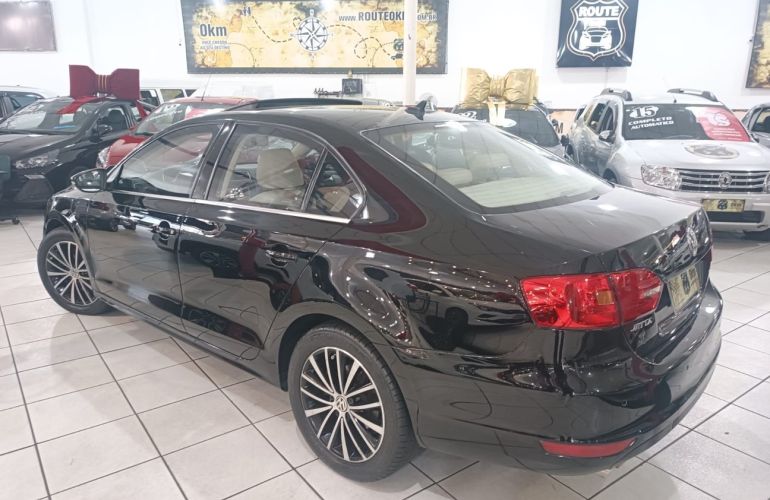 Volkswagen Jetta 2.0 TSi Highline 200cv - Foto #6