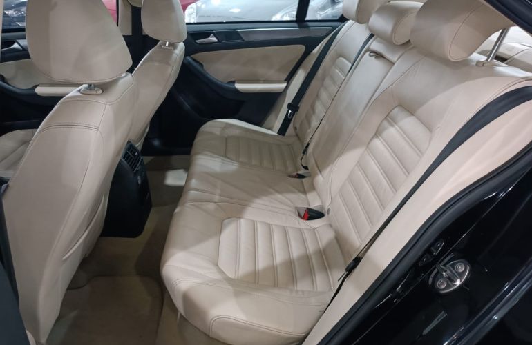 Volkswagen Jetta 2.0 TSi Highline 200cv - Foto #9