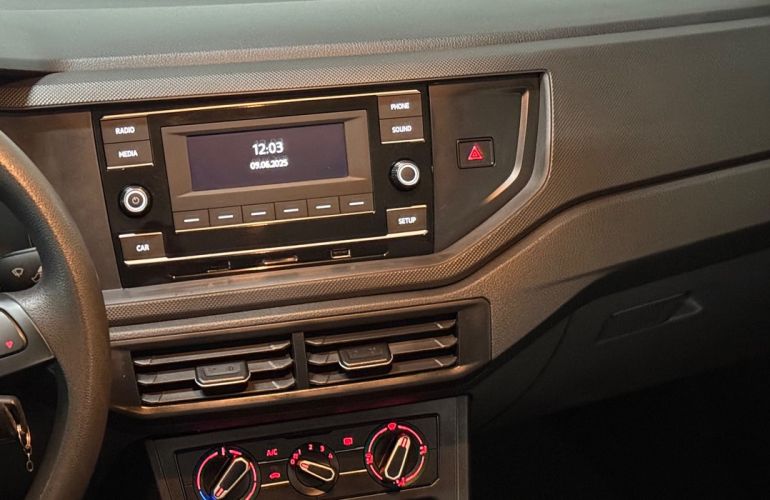 Volkswagen Polo 1.0 MPi Track - Foto #5