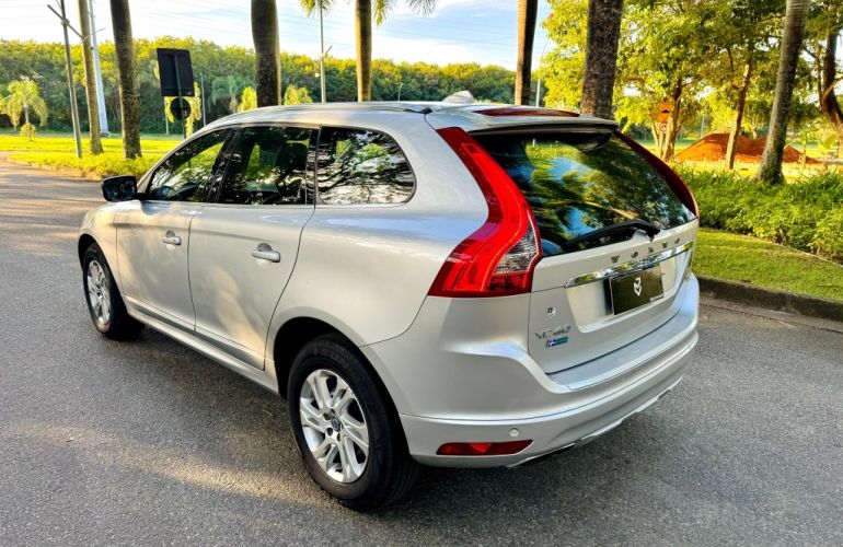 Volvo Xc60 2.0 T5 Kinetic Gasolina 4p Automático - Foto #3