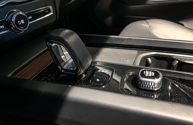 Volvo Xc60 2.0 T8 Recharge Plus Awd - Foto #9