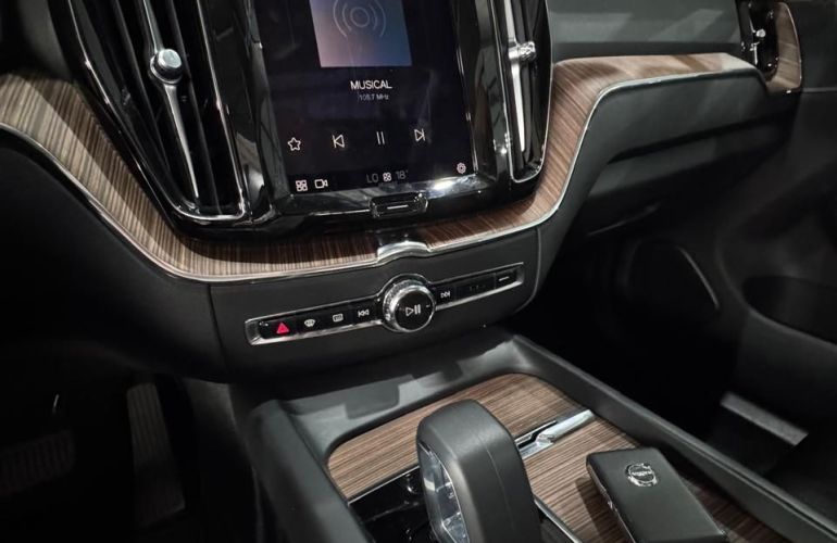 Volvo Xc60 2.0 T8 Recharge Plus Awd - Foto #8