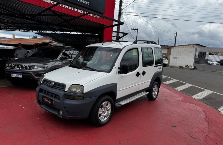 Fiat Doblo 1.8 MPi Adventure 8v - Foto #1