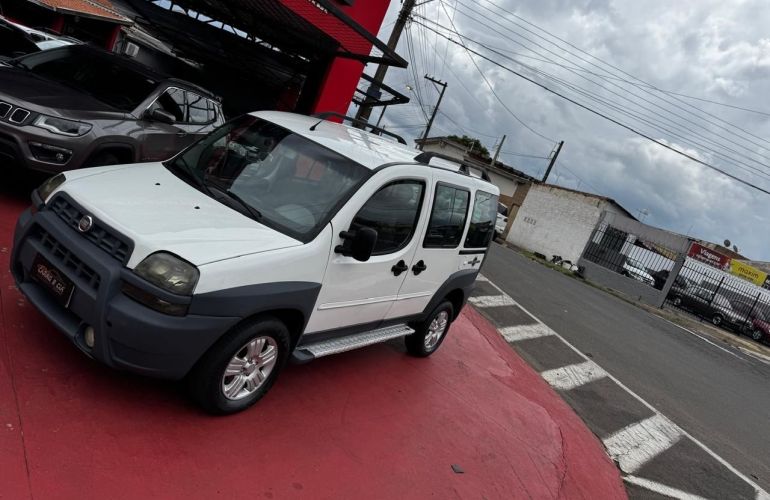 Fiat Doblo 1.8 MPi Adventure 8v - Foto #4