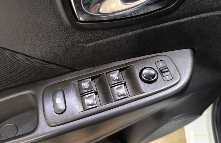 Renault Captur 1.6 16V Sce Life - Foto #10