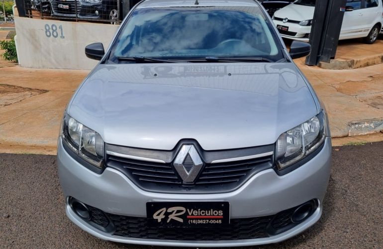 Renault Sandero 1.0 Authentique 16v - Foto #2