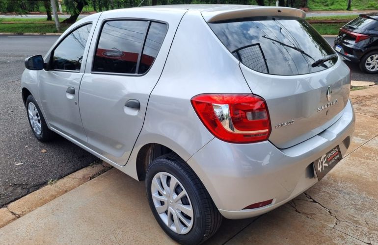 Renault Sandero 1.0 Authentique 16v - Foto #7